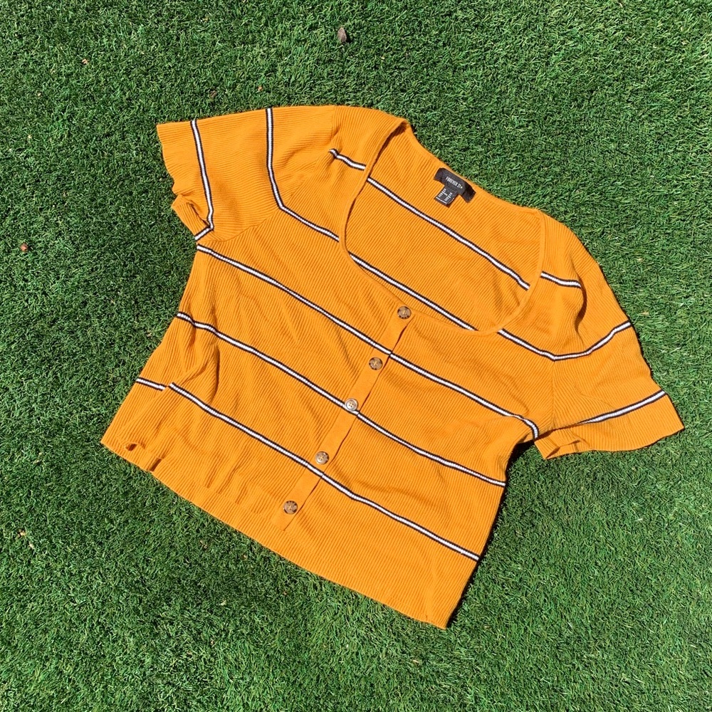 Cropped yellow striped shirt